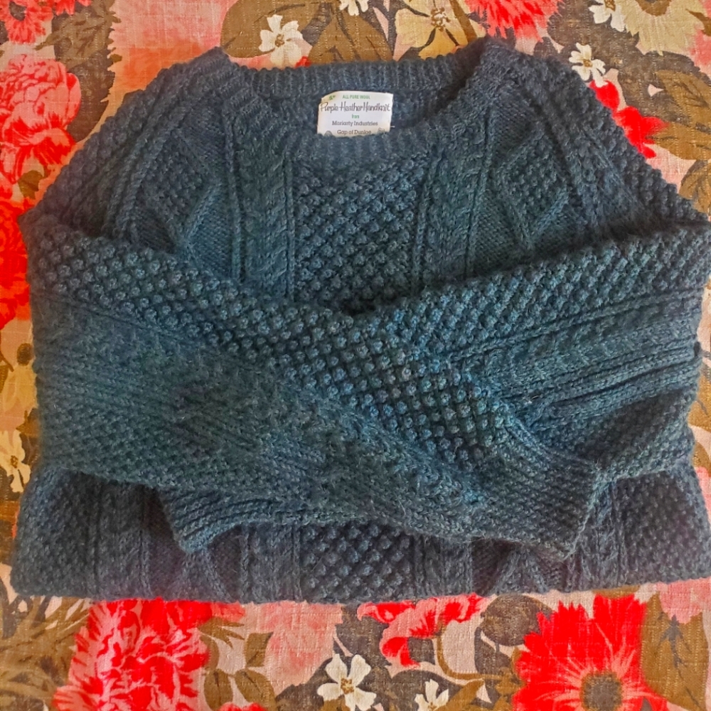 Rare XL Irish wool sweater, beautiful blue green color